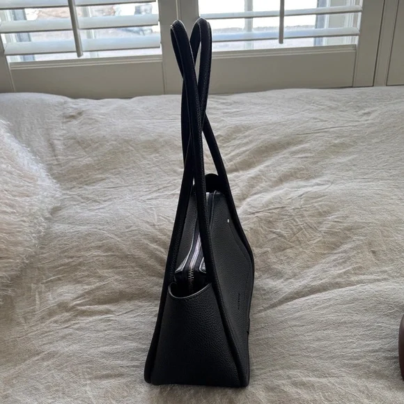 Classic Women's Handbag Set - Picture 3 of 16